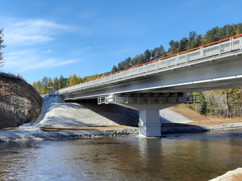 Мост на одном из самых загруженных участков трассы Чита-Забайкальск досрочно сдали в эксплуатацию